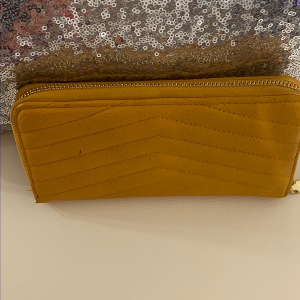 Wallet - Picture 2 of 4